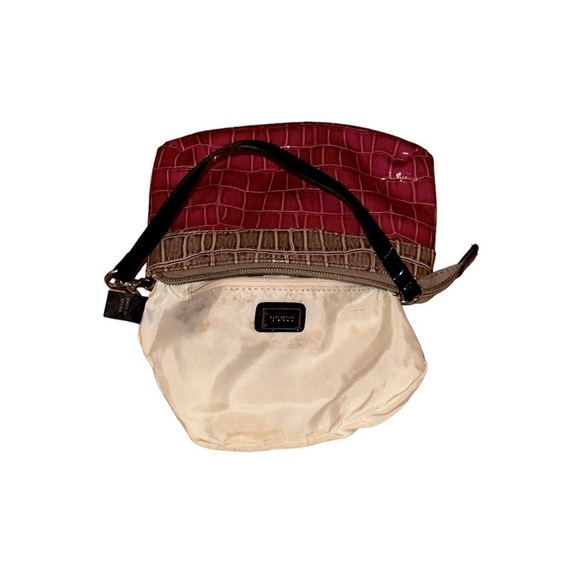 Vintage Guess Wristlet, Pink Exterior is excellent - Picture 13 of 13